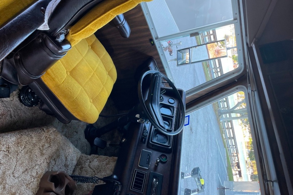 1975 Apollo R2600, 2