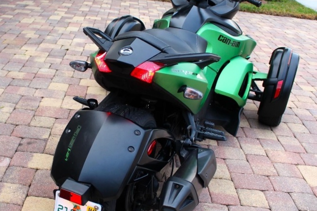 2013 Can-Am Spyder, 3