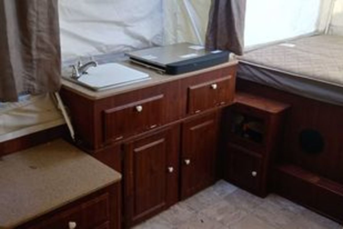 2010 Forest River Rockwood Premier, 8