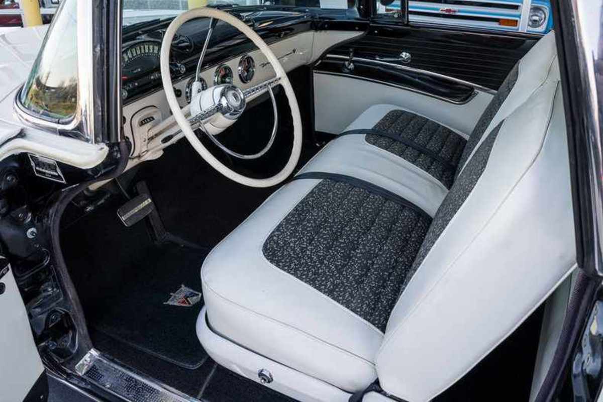 1955 Ford Crown Victoria, 13