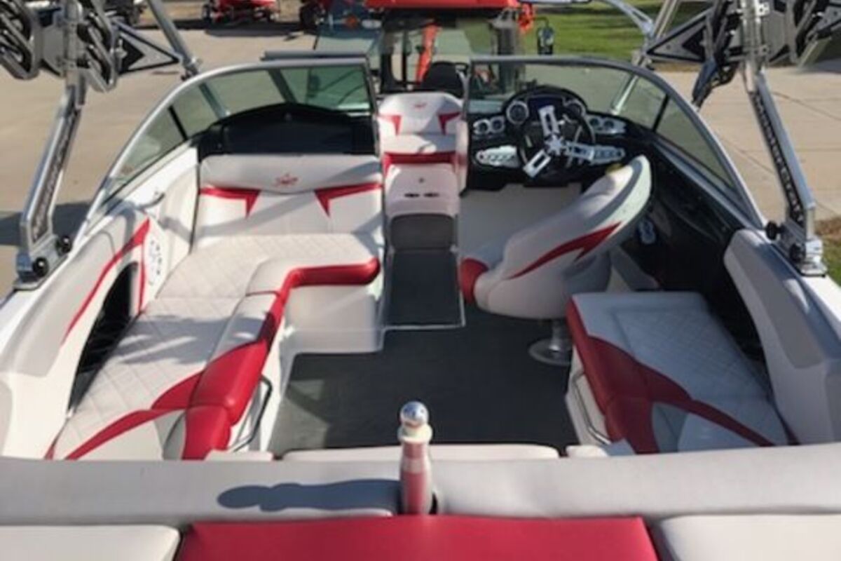 2010 MasterCraft 55804, 5