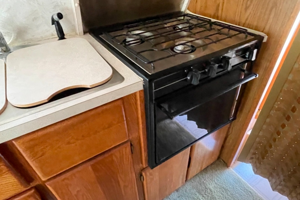 1996 Ford Airstream B190 Blue, 11