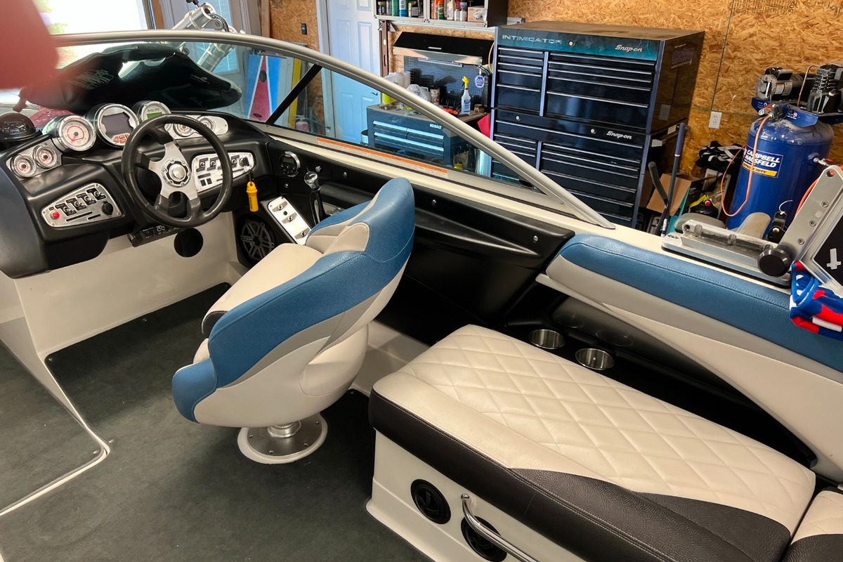 2009 MasterCraft X30 - AVAILABLE NOW !!, 1