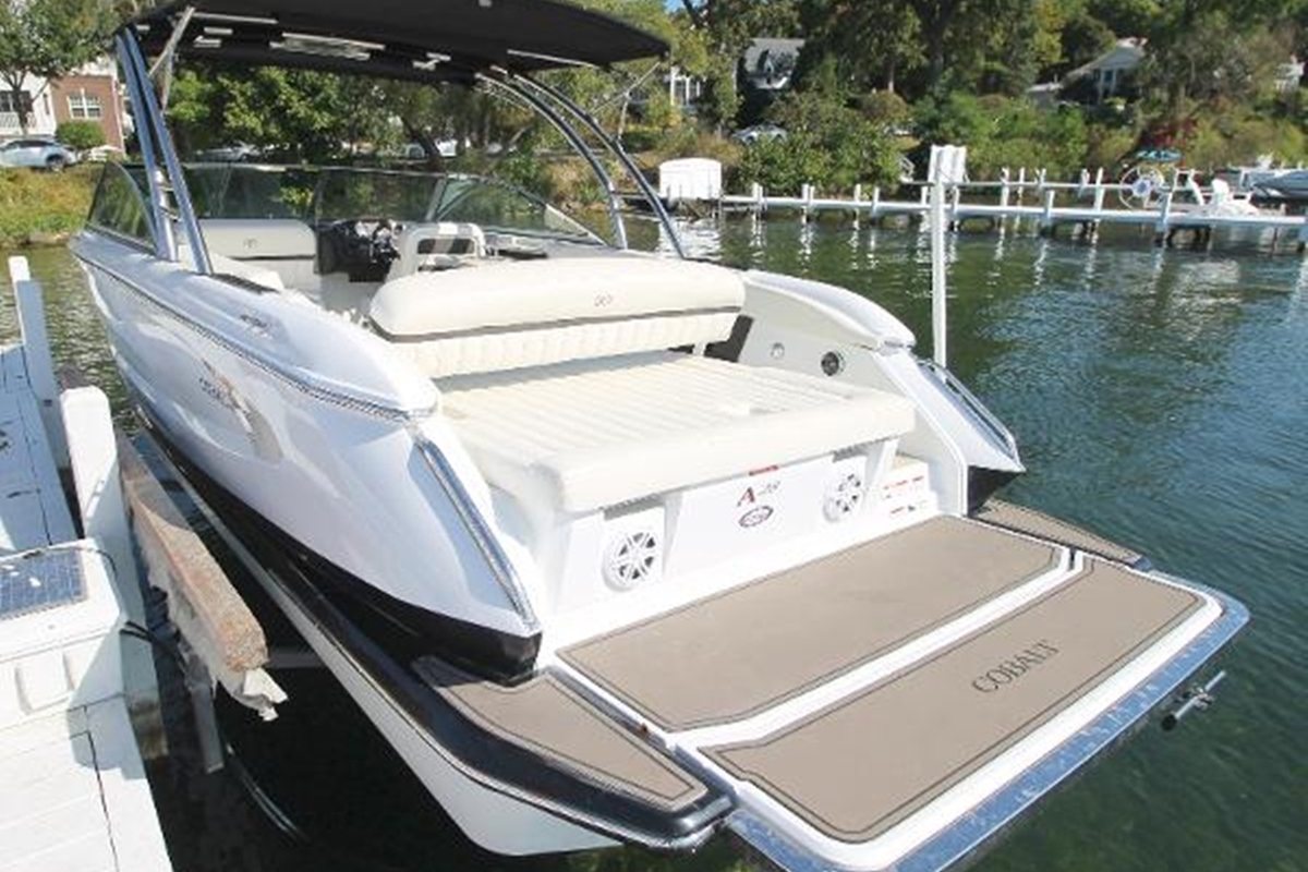2016 Cobalt Boats A28, 9