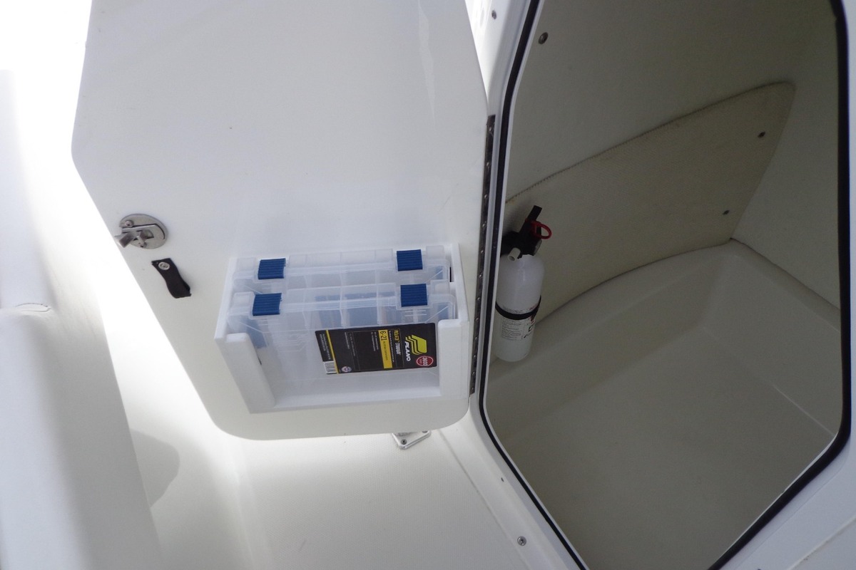 2014 Sea Hunt Triton 210, 4