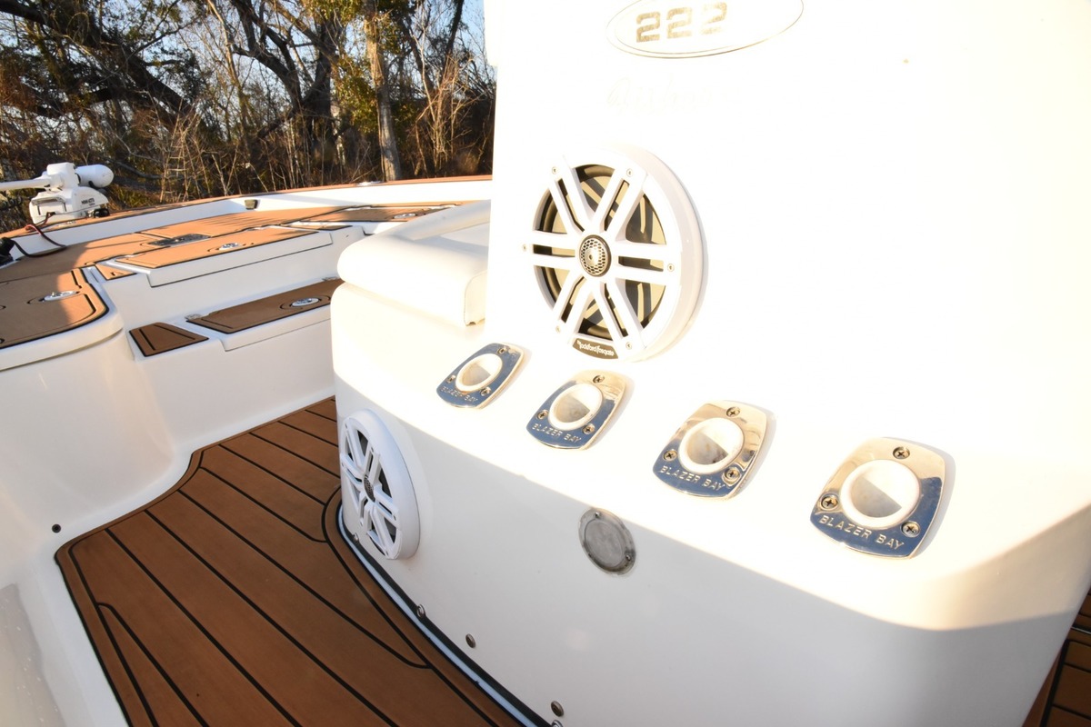 2013 Blazer Bay 2220 Fisherman, 32