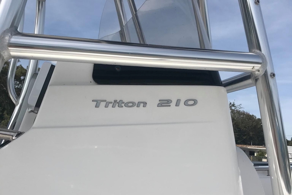 2014 Sea Hunt Triton 210, 9