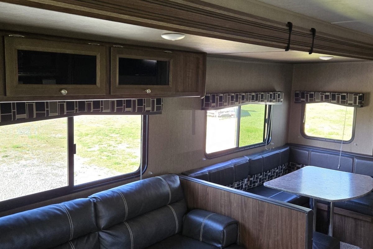 2017 Coleman CTS270RL Yukon Package & Lantern Package, 18