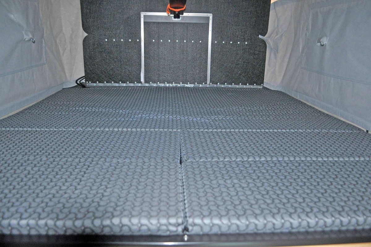 2019 4-Wheel Pop-Up Camper Swift, 4