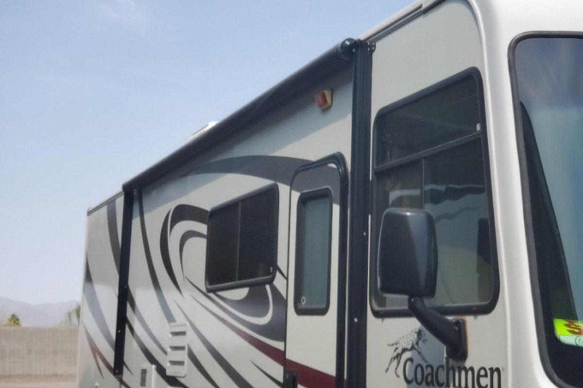 2013 Coachmen Mirada Series M-29 DS Ford V10, 5
