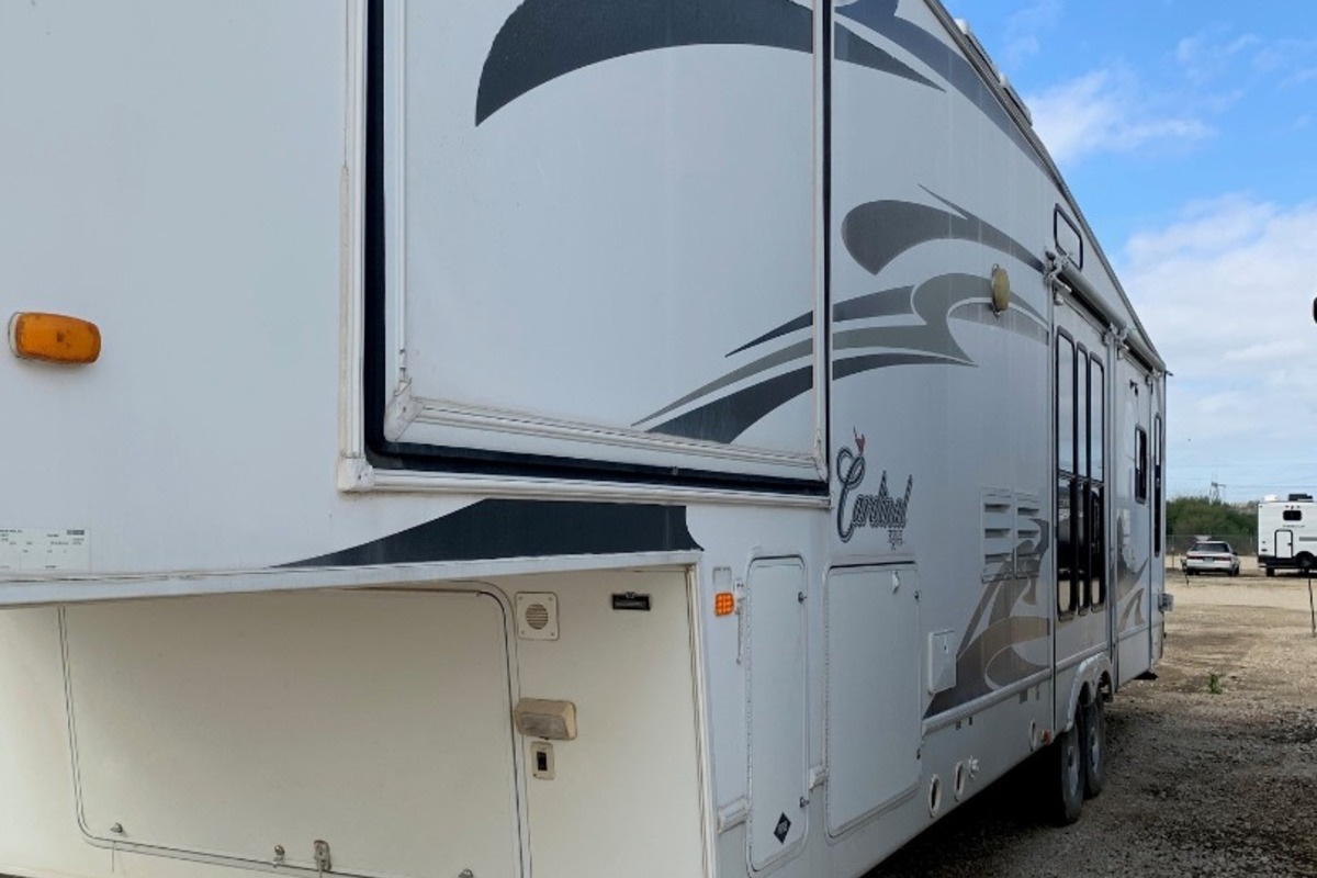 2008 Forest River Cardinal 37RL, 9