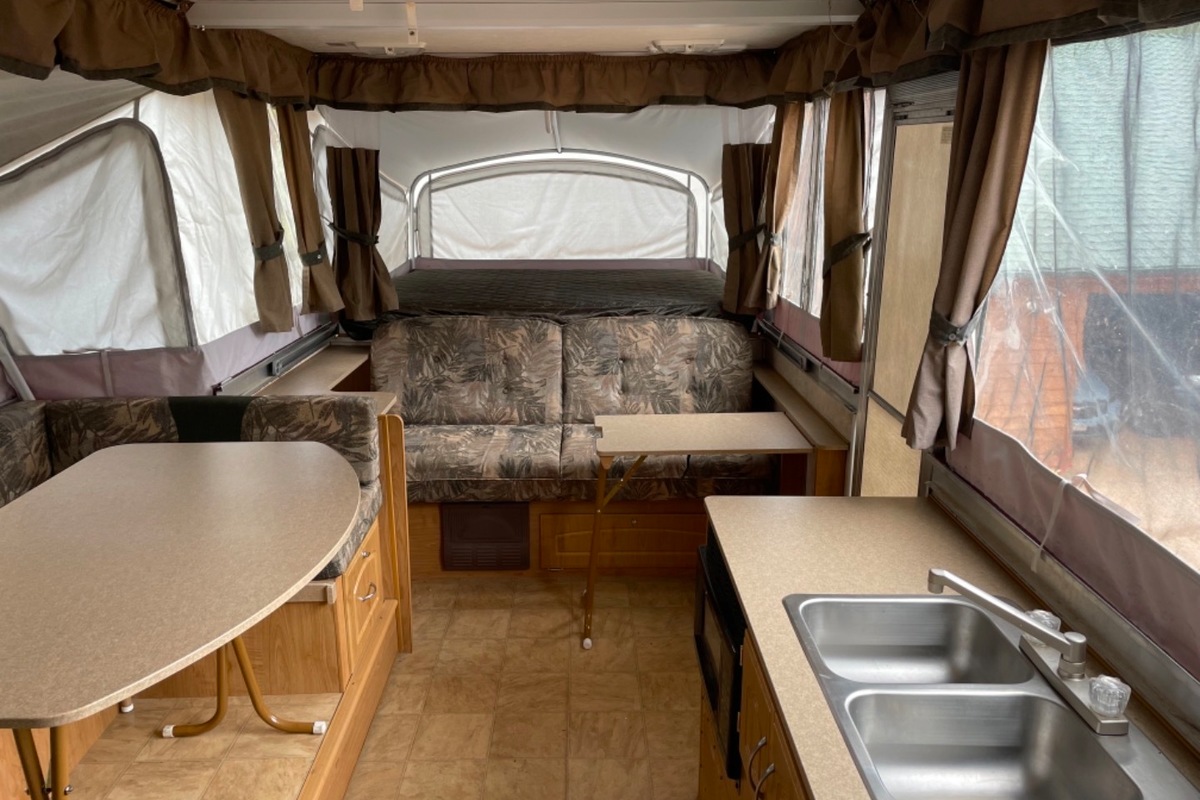 2008 Fleetwood Avalon, 10