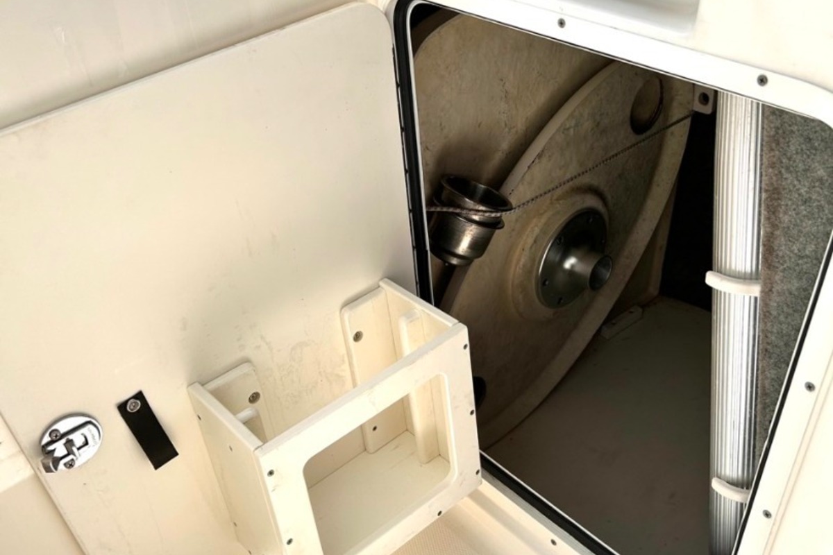 2015 Robalo R247, 10
