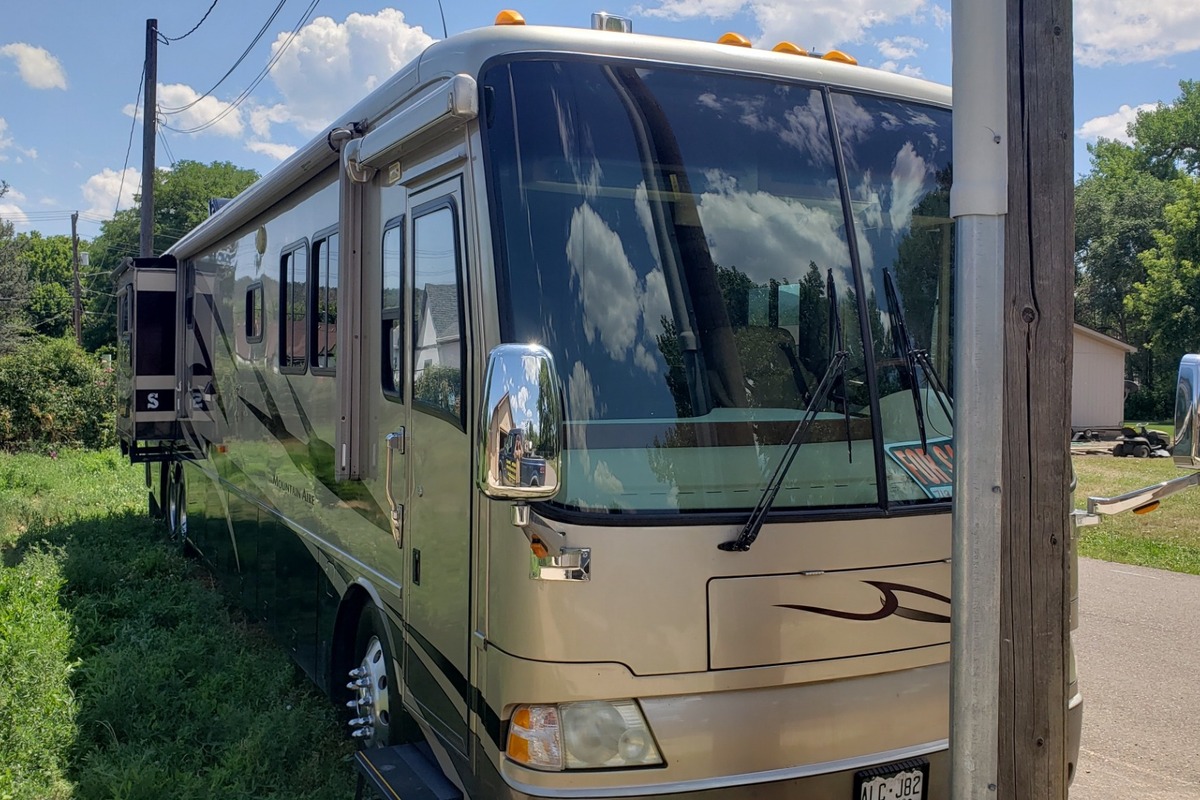 2004 Newmar Mountain Aire 4301, 2