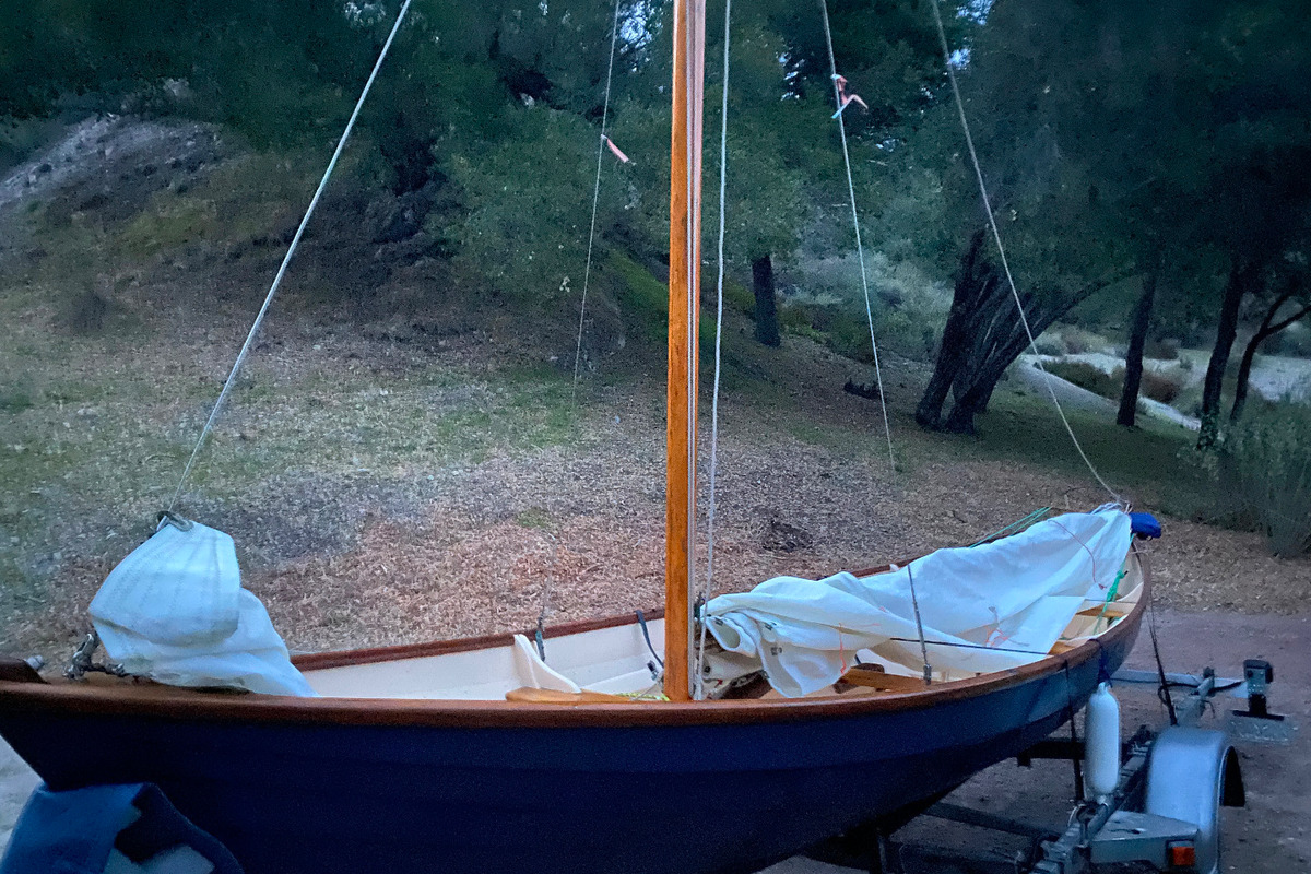 1990 Alpha Beachcomer Sailing dory, 5
