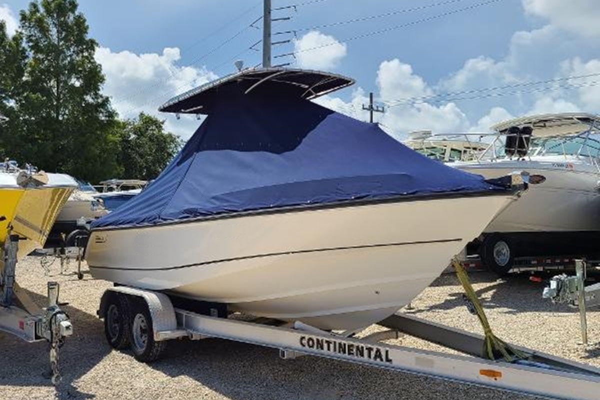 2005 Boston Whaler 210 Outrage, 2