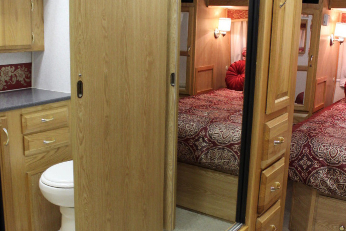 2005 Airstream Classic, 15