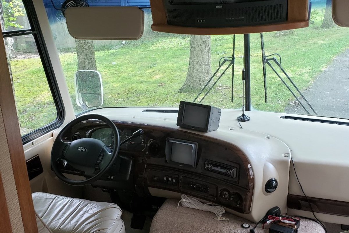 2003 Four Winds Infinity M-35T, 11