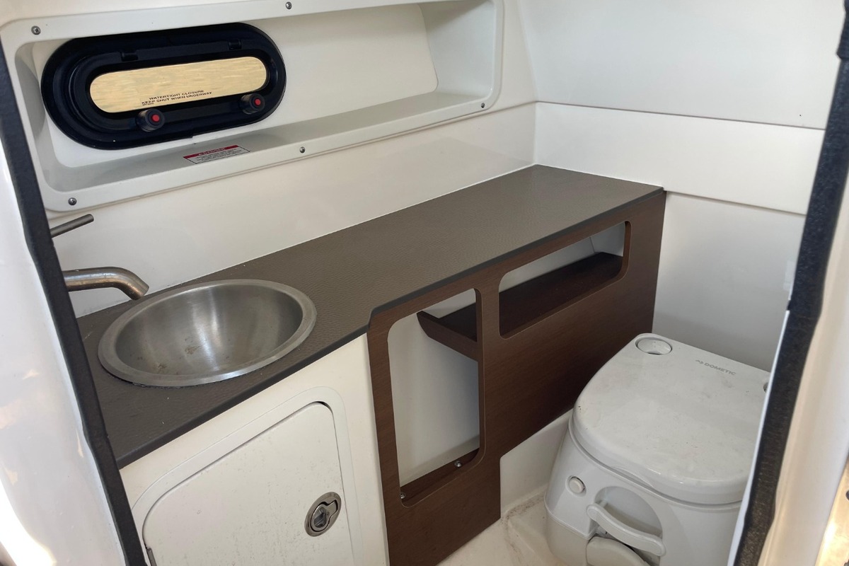 2018 Sea Ray 270 Sundeck, 15