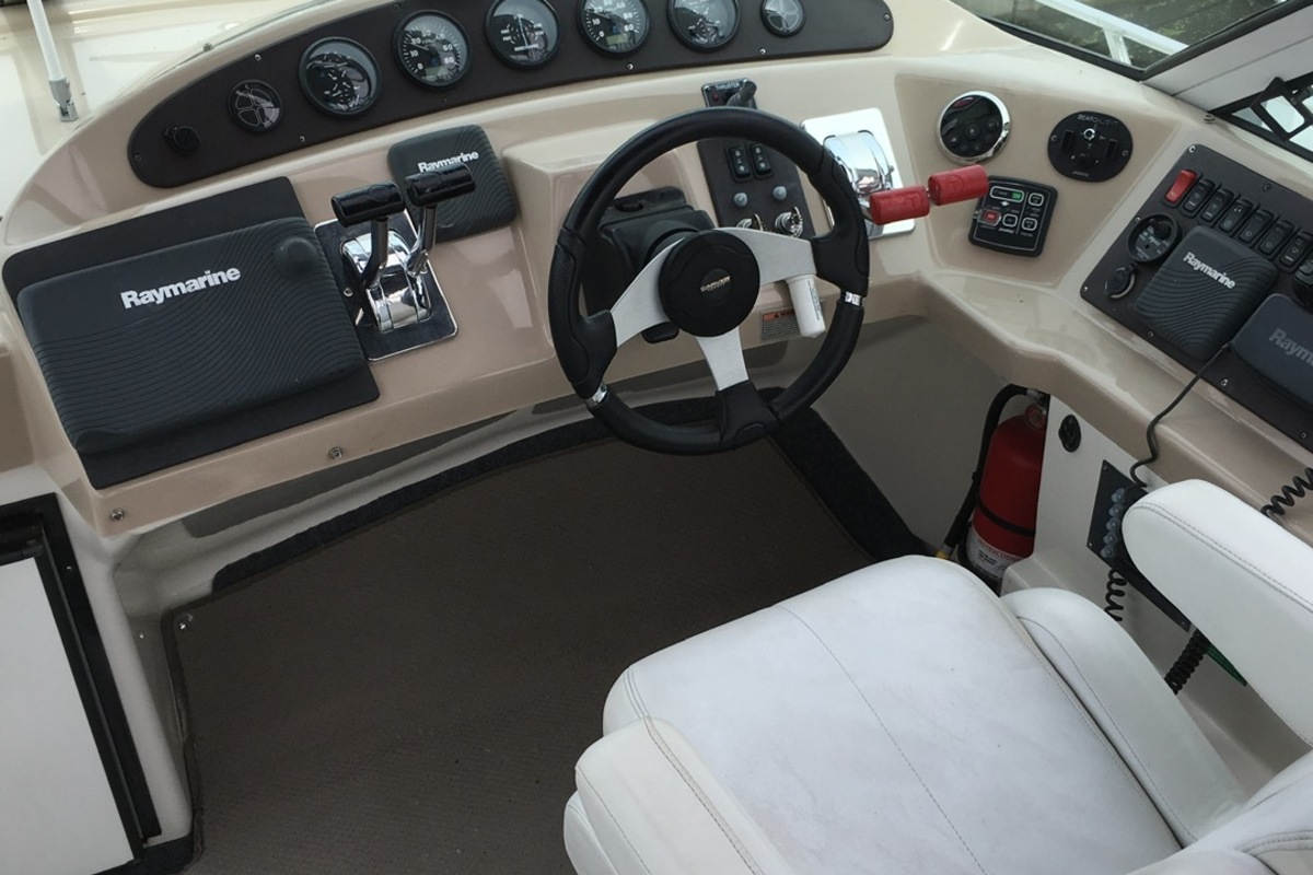 2006 Carver 36 Mariner, 2
