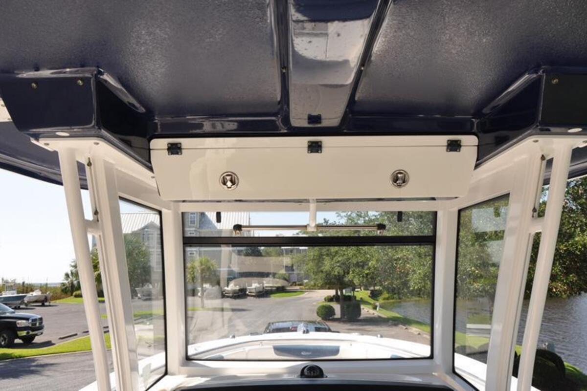 2017 Robalo R302, 10