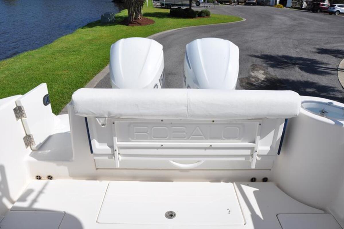2017 Robalo R302, 7
