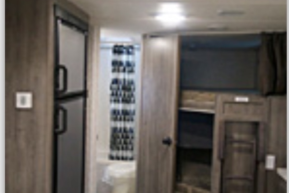 2017 Coachmen Apex ultra light 28LE 288BHS, 2