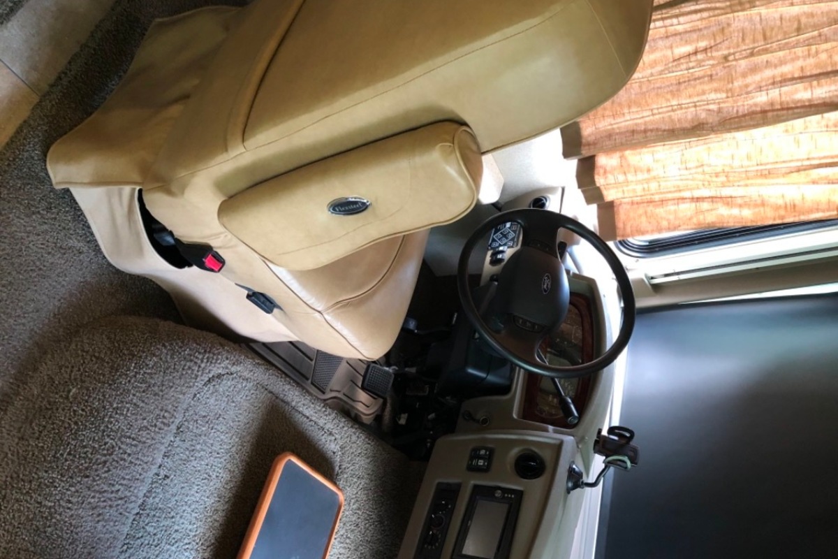 2016 Fleetwood Storm 28MS, 10