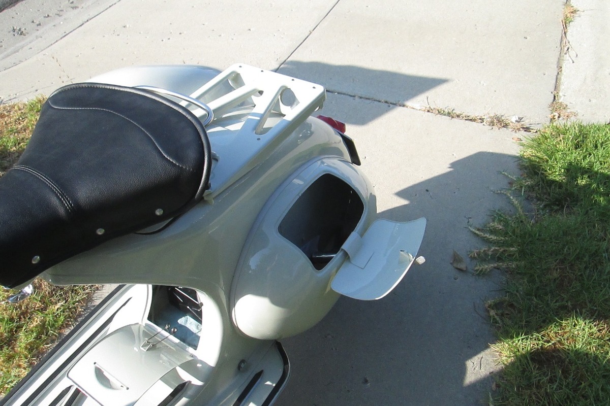 1955 Vespa 125 ACMA, 10