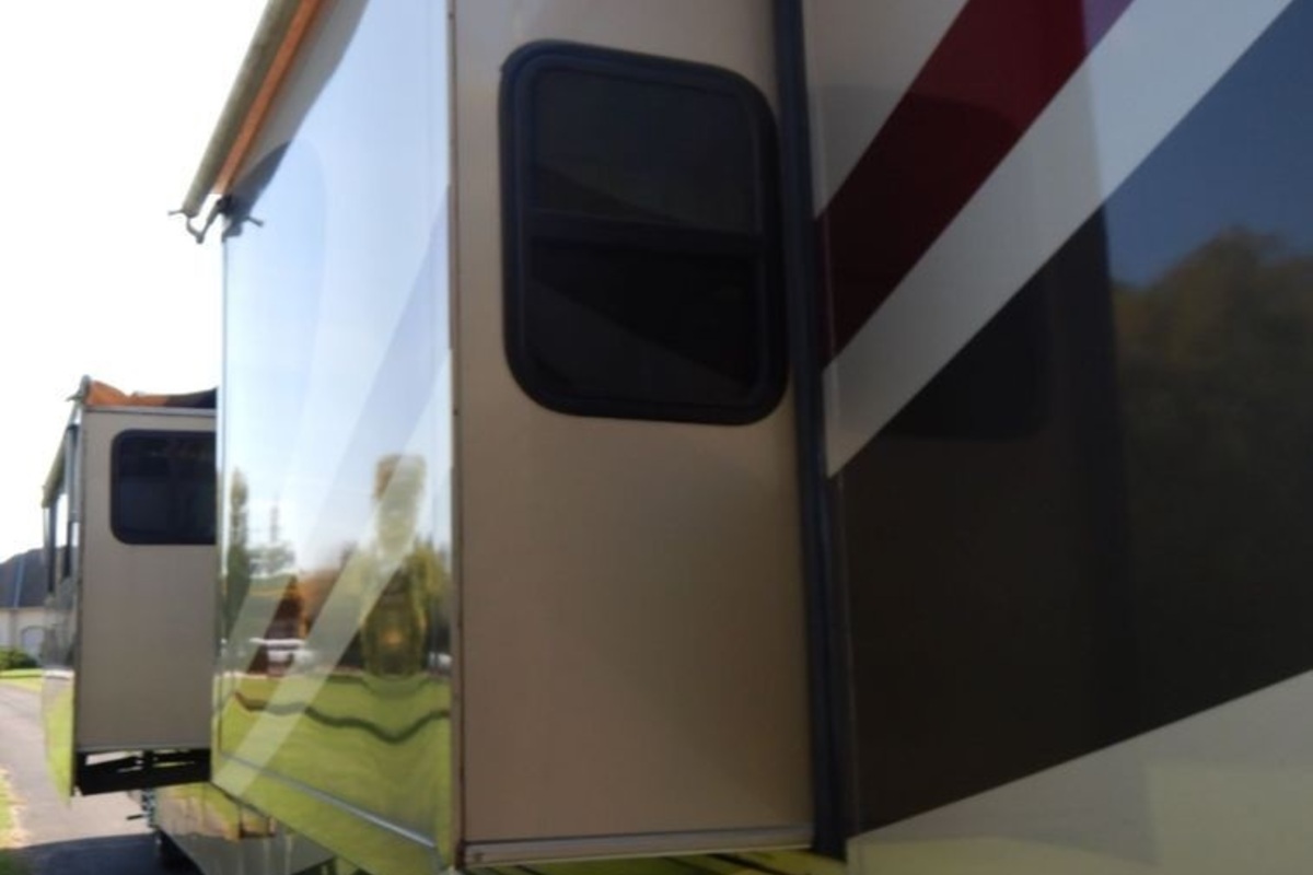 2002 Newmar Dutch Star RV, 3