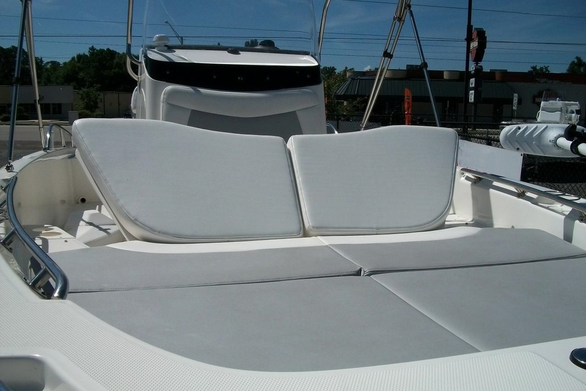 2014 Boston Whaler 210 Dauntless, 11