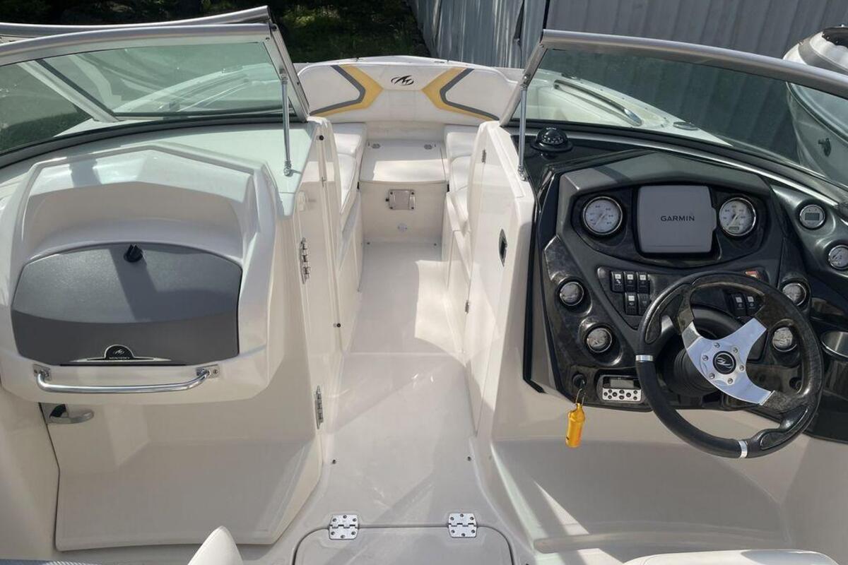 2011 Monterey M3, 8
