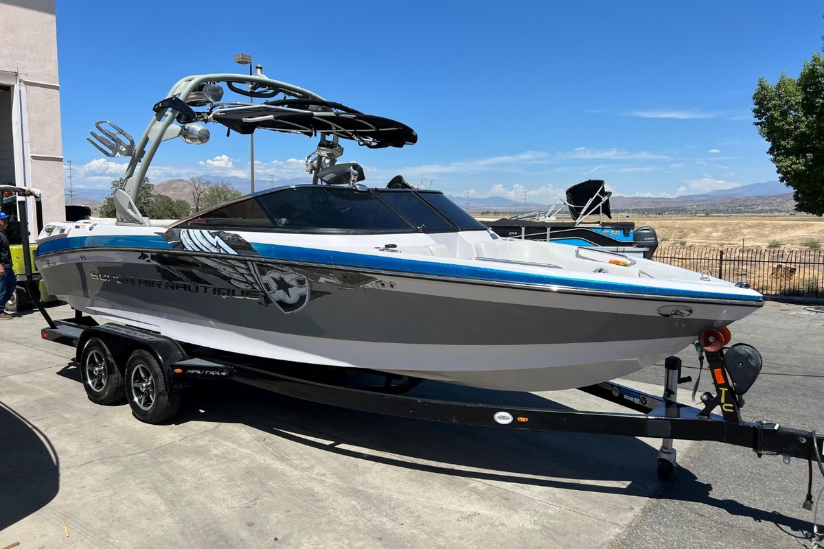 2012 Nautique Super Air Nautique 230, 1