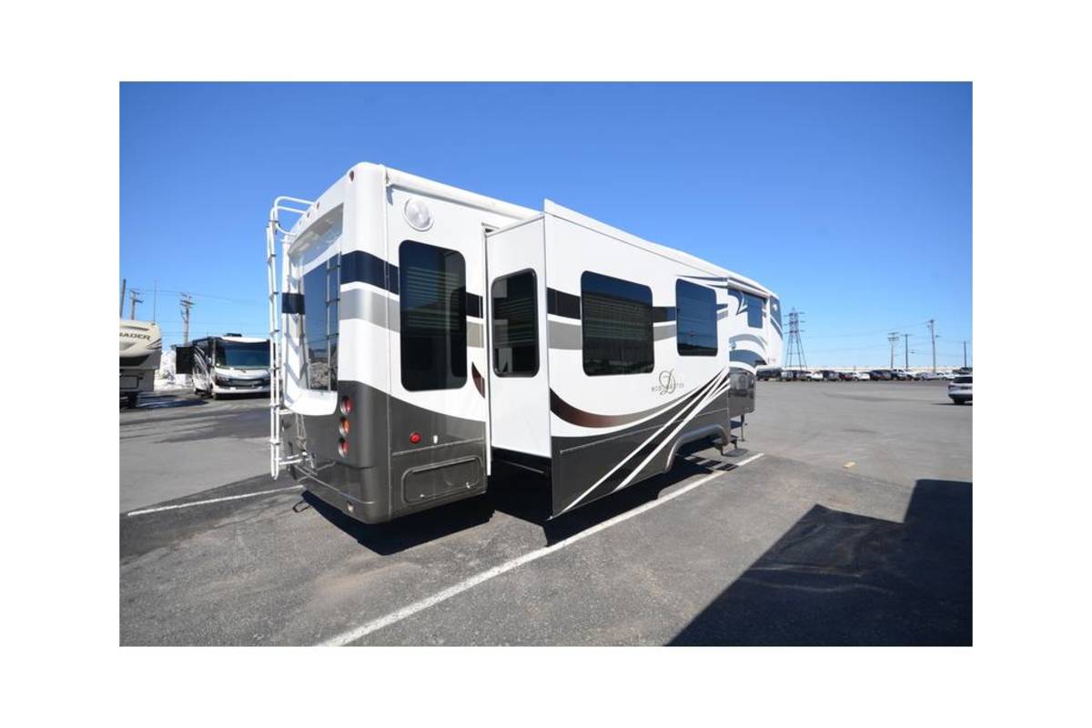 2011 DRV Mobile suite 36TKS-B3 Top of the line Luxury  Over 100-k new /BO (Over) 30-K, 1