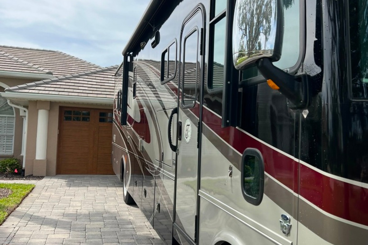 2016 Tiffin Allegro 36 LA, 2