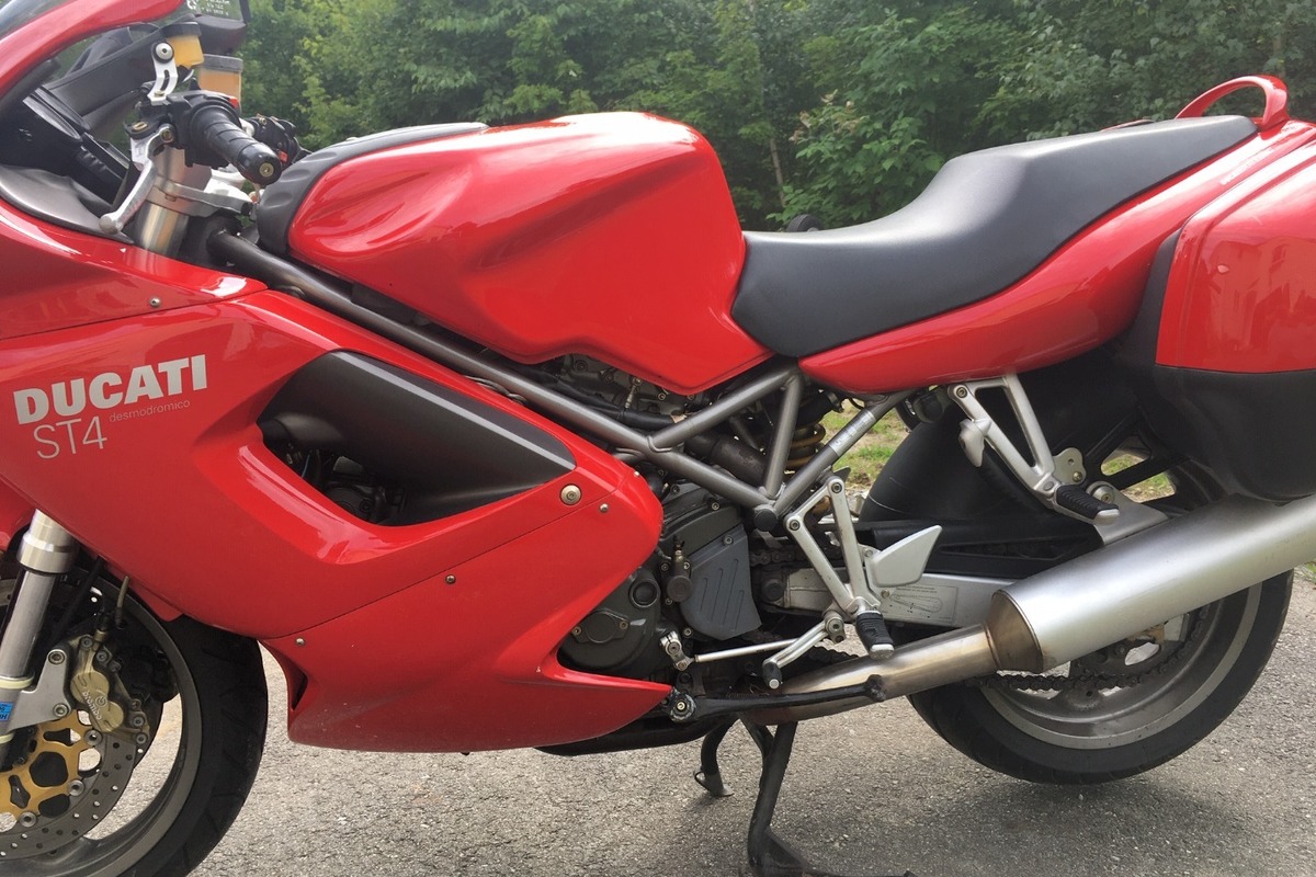 2000 Ducati ST4, 2