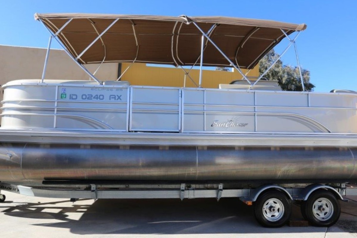 2016 Smoker Craft Sunchaser Eclipse 25, 3