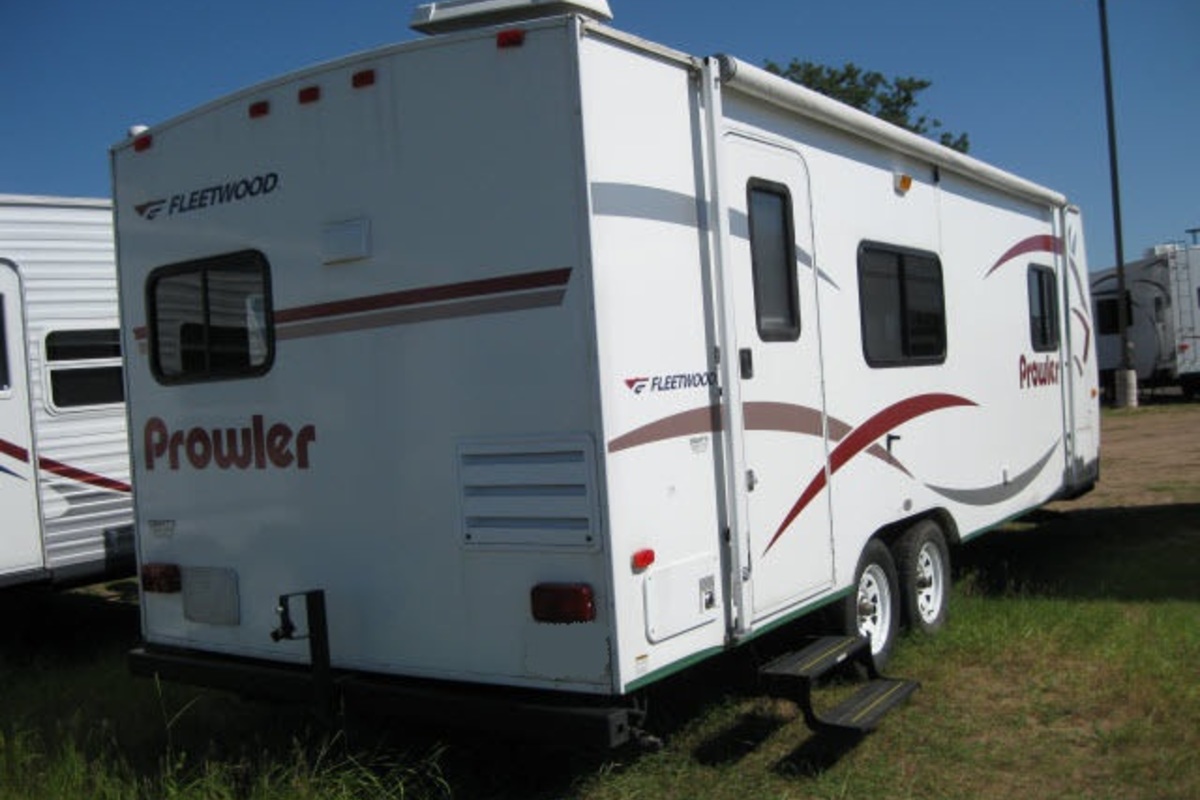 2006 Fleetwood Prowler, 3