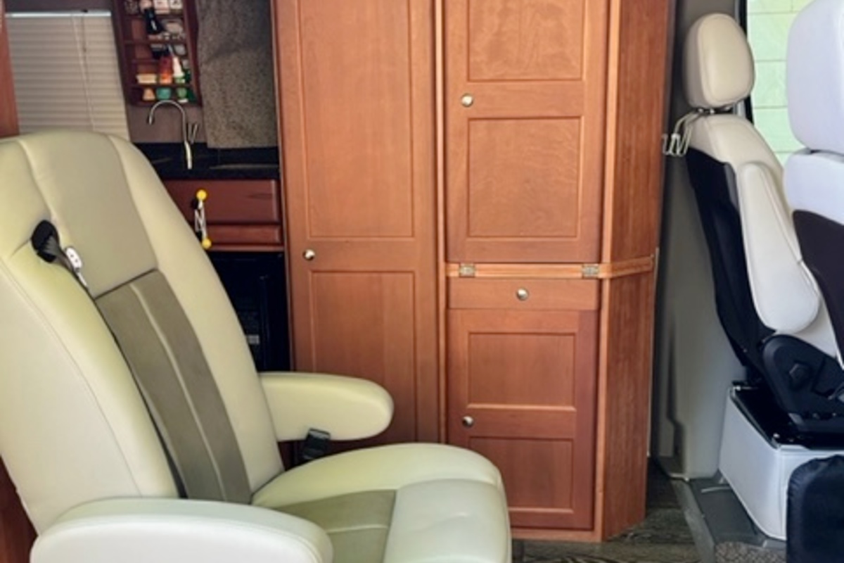 2015 Mercedes Sprinter Road Trek E 3500, 4