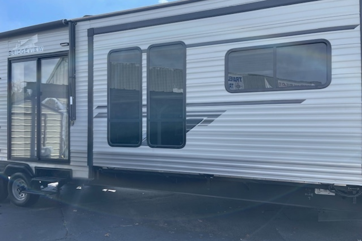 2023 HL ENTERPRISE BRIDGEVIEW  39BVIK2B, 3