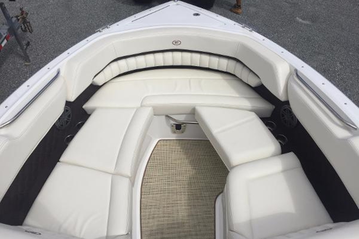 2016 Cobalt Boats A28, 21