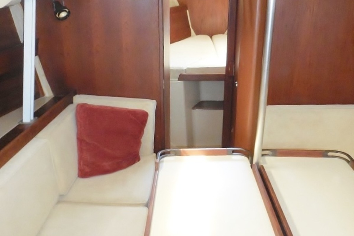 1980 C&C 34 Swing Keel - Shoal Draft, 0