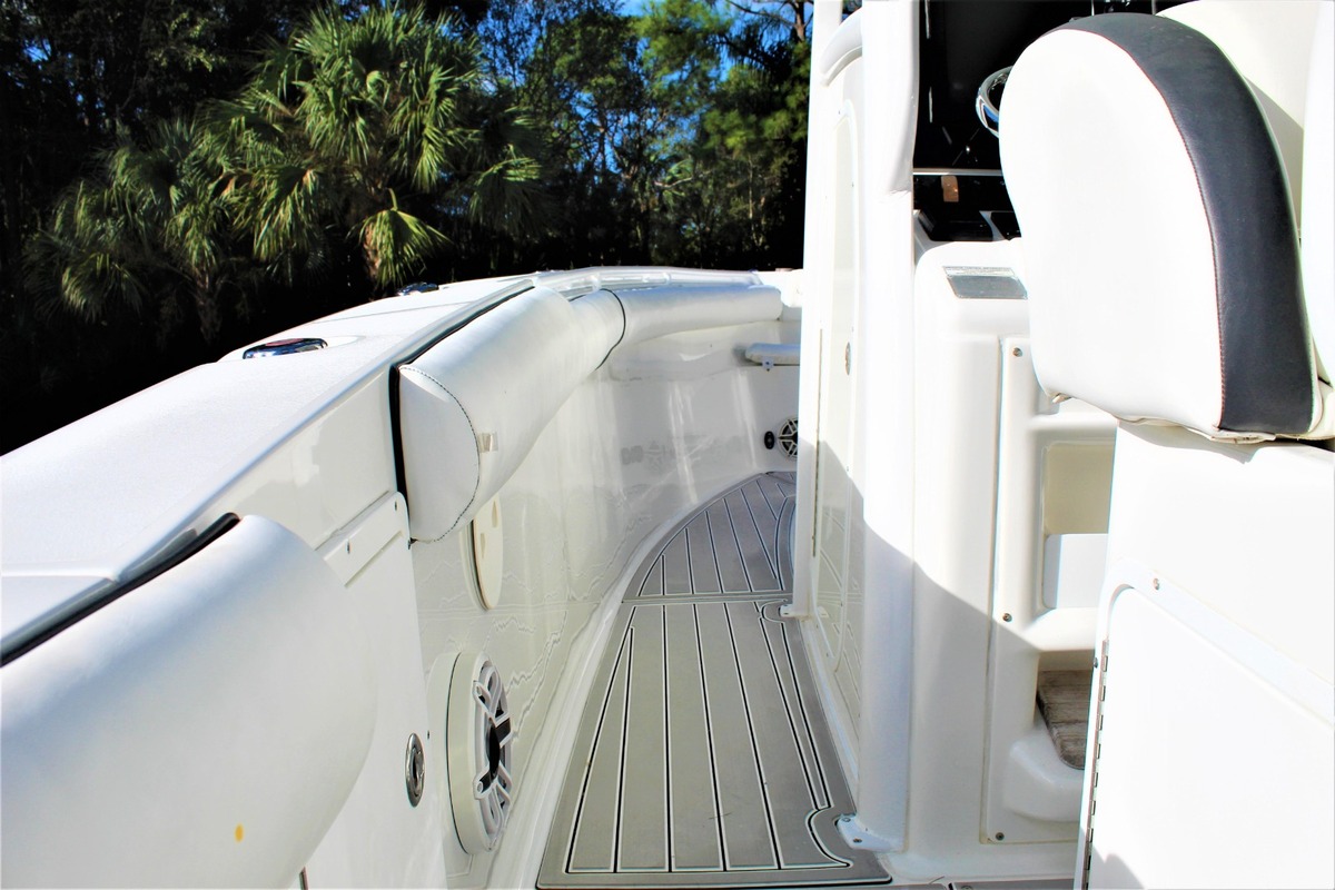 2014 Sea Hunt Gamefish 30, 8