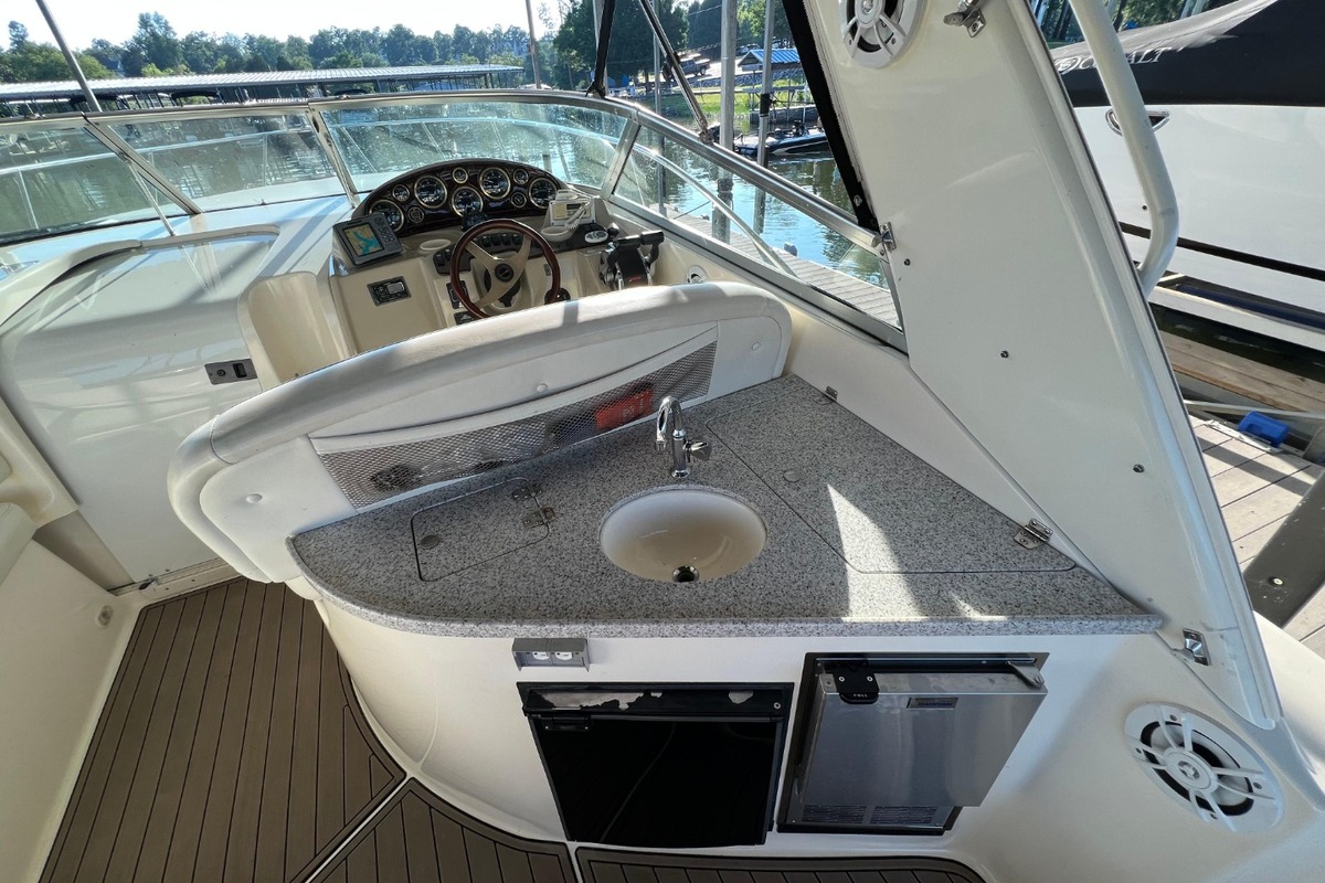 2002 Rinker 342 Fiesta Vee, 19