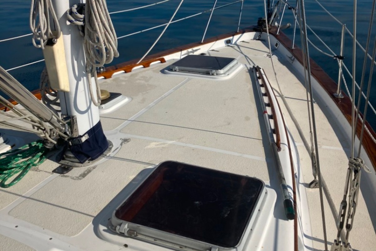 1985 Endeavour 42cc, 2
