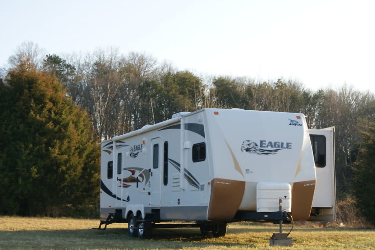 2011 Jayco 34' 322 FKS ULTRALIGHT DOUBLE SLIDEOUT, 0