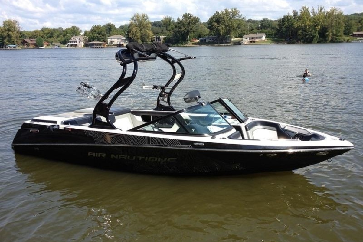 2011 Correct Craft Sport Nautique 200, 1