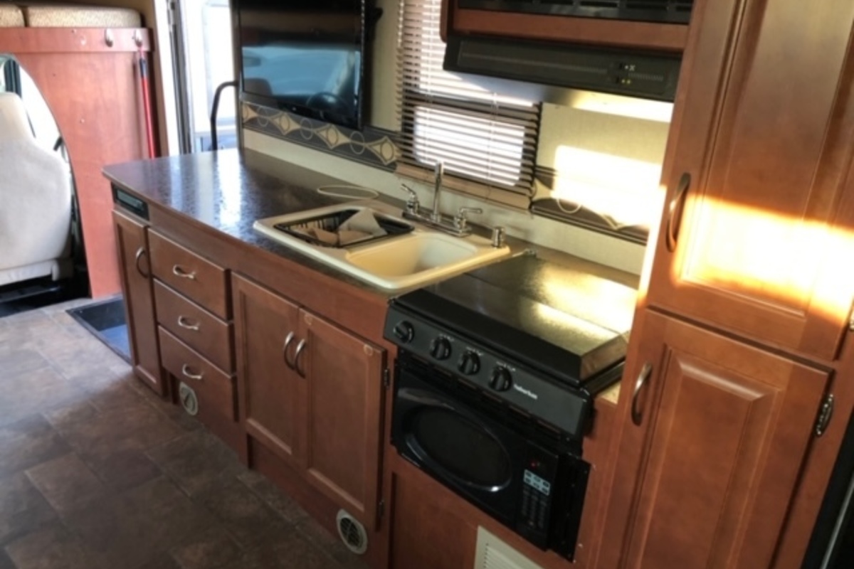 2014 Winnebago Itasca Spirit 31K, 19