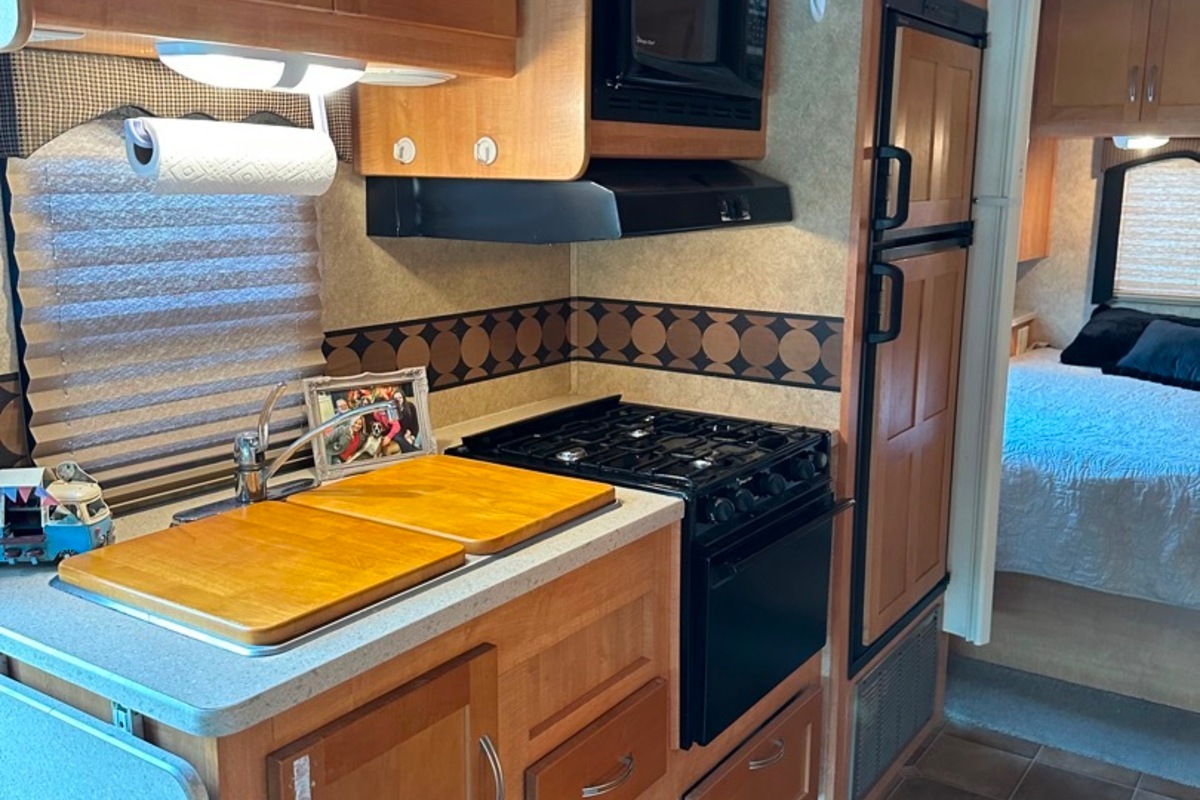 2010 Forest River Sunseeker 2600SL, 6