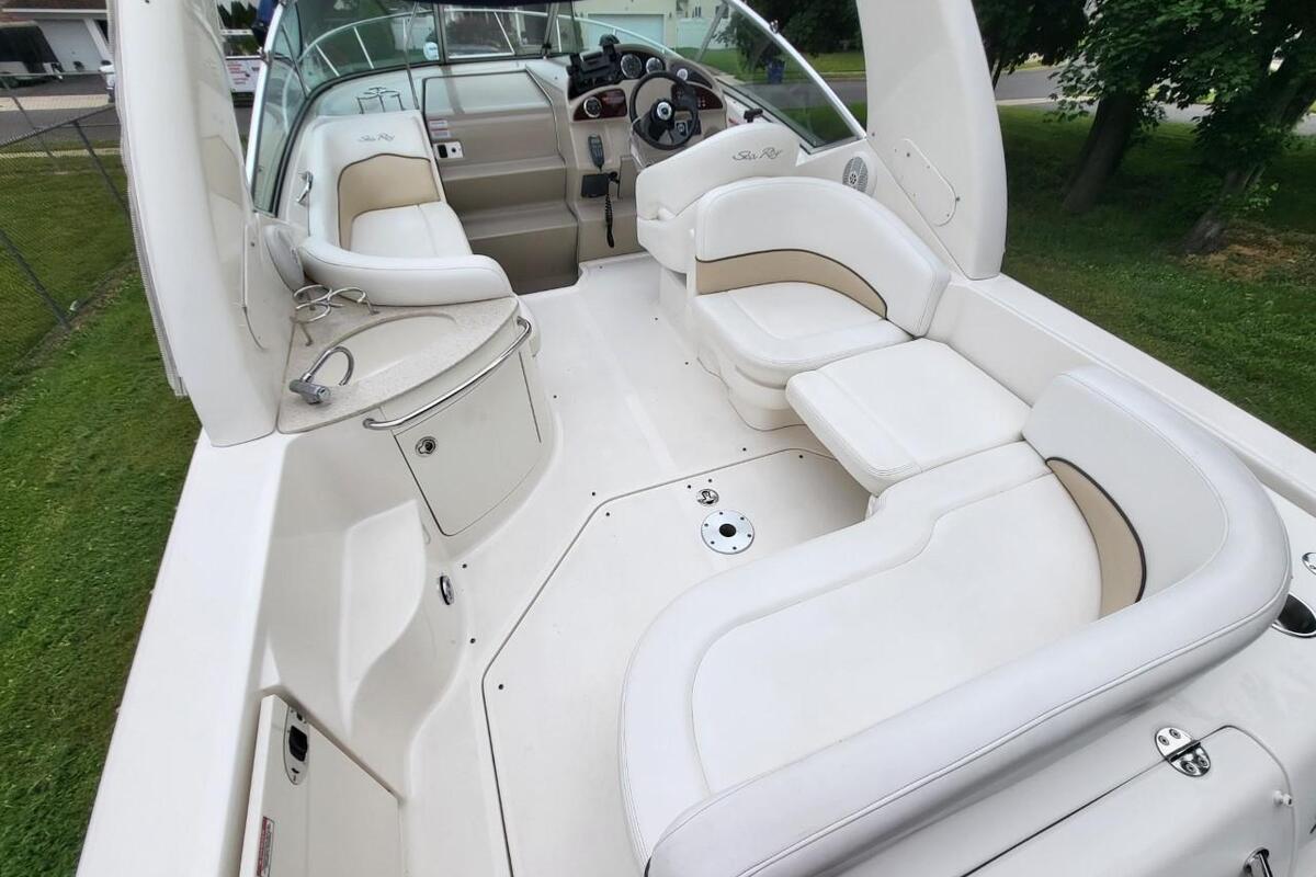 2008 Sea Ray 260 Sundancer Cruiser, 1